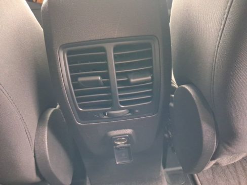 Used 2019 Ford Escape SE FWD image 24