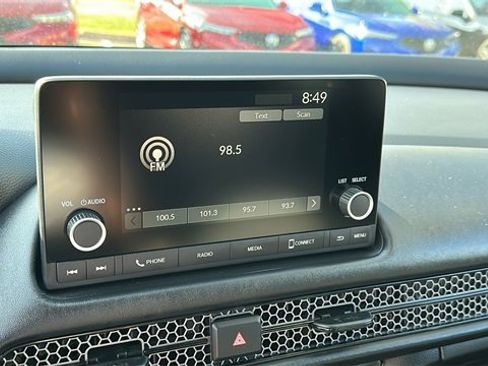 Used 2025 Honda HR-V Sport image 15