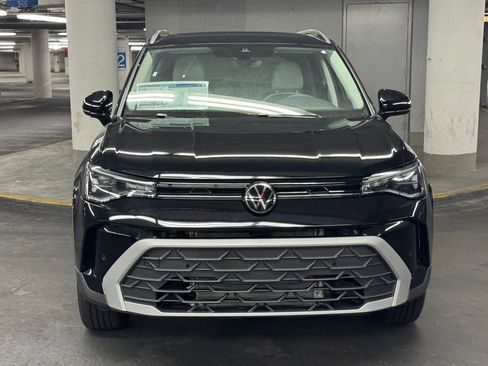 New 2025 Volkswagen Taos SE image 33