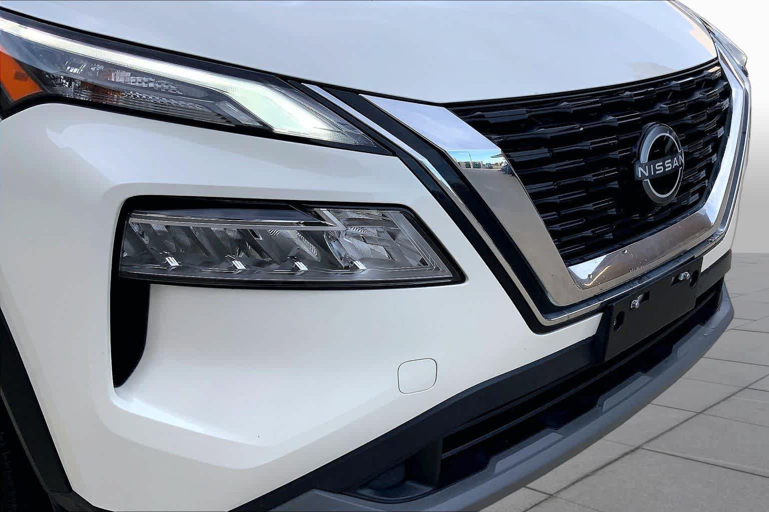 Used 2023 Nissan Rogue SV FWD image 31