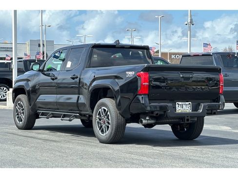 Used 2025 Toyota Tacoma TRD Sport image 6