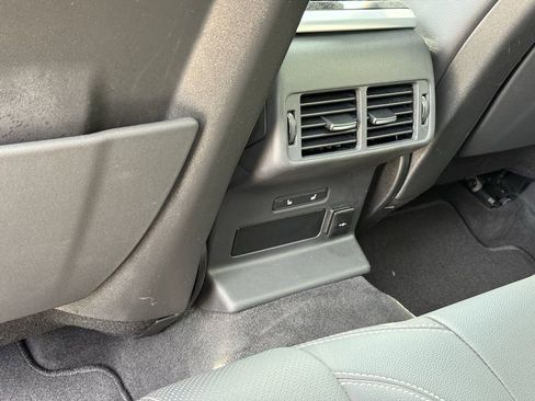 Used 2023 Land Rover Range Rover Velar R-Dynamic S image 13