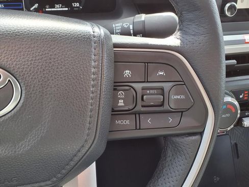 Used 2025 Toyota Tacoma TRD Off-Road image 23