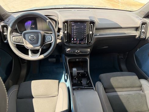 Certified 2023 Volvo XC40 Recharge Plus image 17