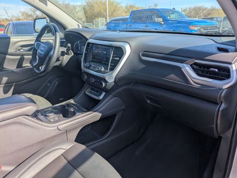 Certified 2023 GMC Acadia SLT image 28