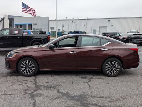 Used 2024 Nissan Altima 2.5 SV image 8