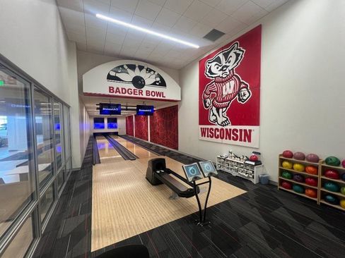 Certified 2025 Volvo XC90 B6 Plus w/ Protection Package Premier image 15