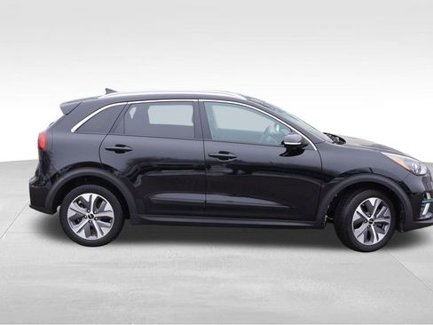 Used 2022 Kia Niro EX Premium w/ Cold Weather Package image 4