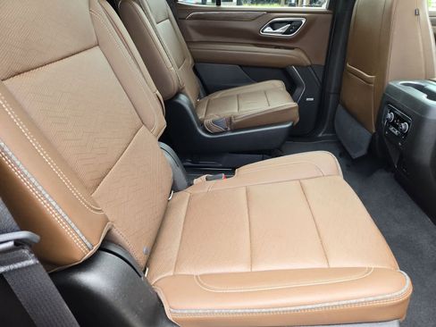 Used 2021 Chevrolet Tahoe High Country w/ Premium Package AWD/4WD image 19