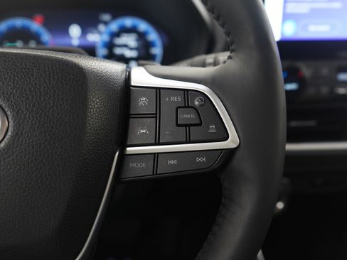 Used 2025 Toyota Grand Highlander AWD image 26