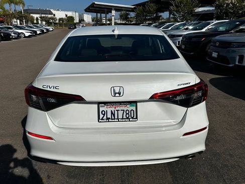 Used 2024 Honda Civic Sport image 2