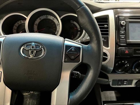 Used 2015 Toyota Tacoma 4x4 Double Cab w/ TRD Off-Road Package image 18