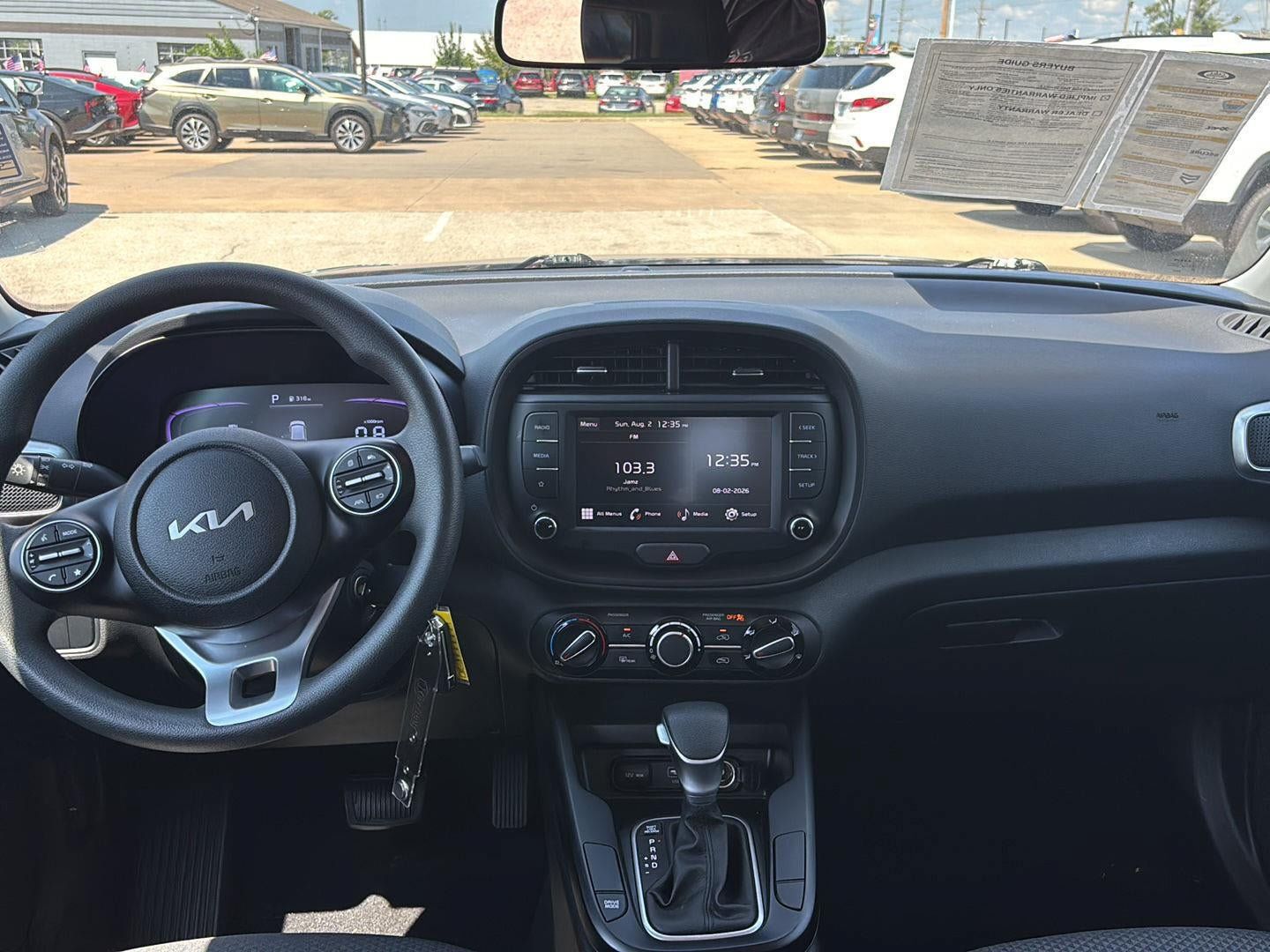 Used 2025 Kia Soul LX w/ LX Technology Package FWD image 7