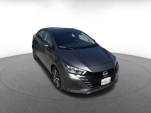 Used 2025 Nissan Versa SV image 3