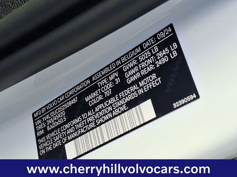 Certified 2025 Volvo XC40 B5 Plus image 28