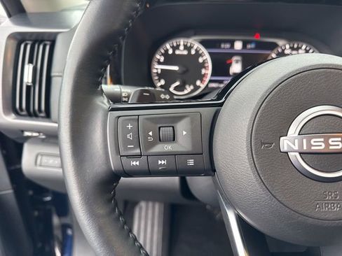 Used 2024 Nissan Pathfinder SL image 12