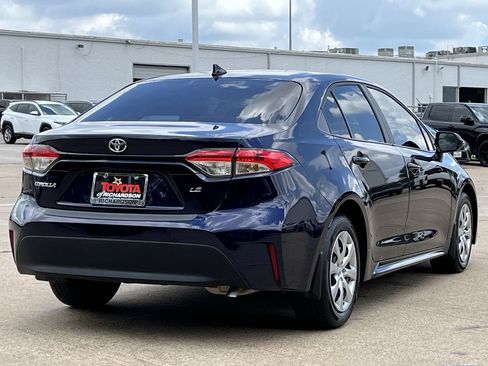 Used 2025 Toyota Corolla LE FWD image 4