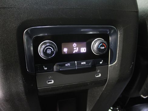 Used 2022 Chevrolet Suburban Premier image 26