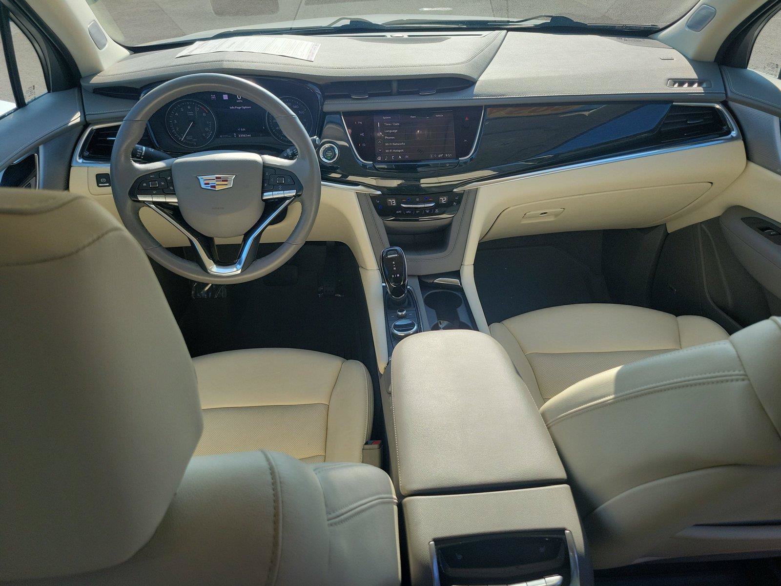 Used 2024 Cadillac XT6 Premium Luxury w/ Technology Package AWD/4WD image 9