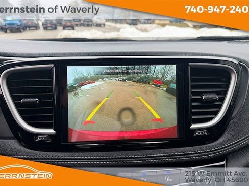 New 2026 Chrysler Pacifica Select image 18