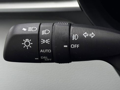 Used 2025 Toyota Sienna XLE image 23