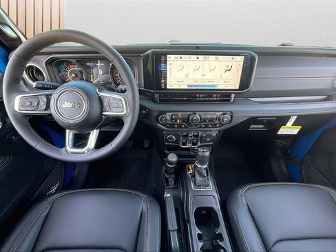 New 2026 Jeep Wrangler Unlimited Sahara AWD/4WD image 11