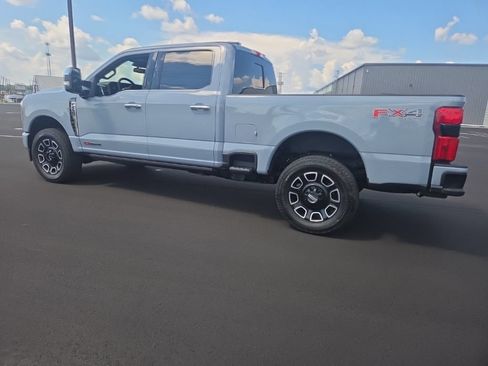 Used 2024 Ford F250 Platinum AWD/4WD image 11