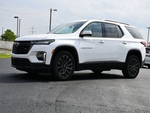 Used 2023 Chevrolet Traverse RS w/ LPO, Floor Liner Package AWD/4WD image 3