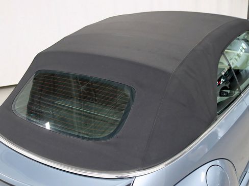 Used 2019 Volkswagen Beetle 2.0T S FWD image 29