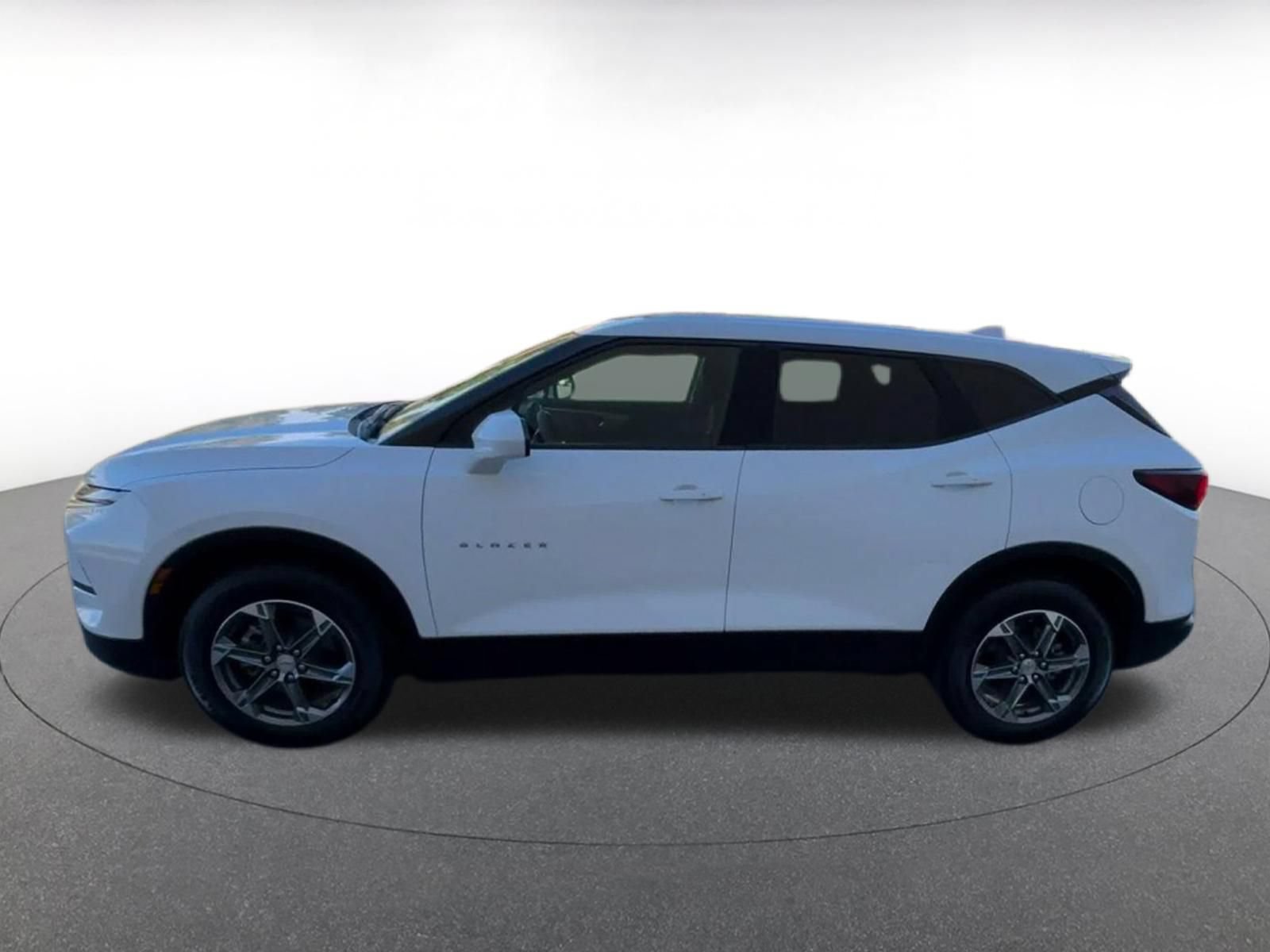 Used 2026 Chevrolet Blazer LT FWD image 8