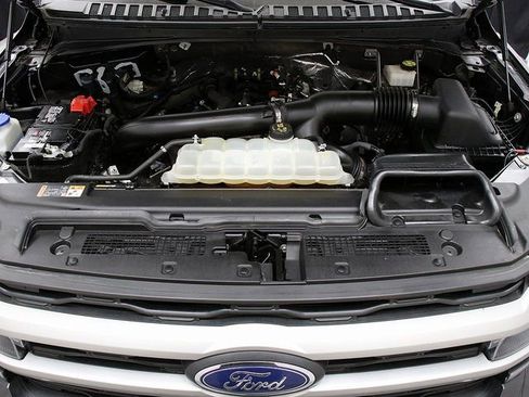 Used 2024 Ford Expedition Max XLT image 30