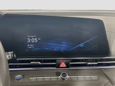 Used 2024 Hyundai Elantra SEL FWD image 21