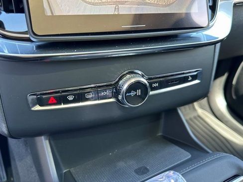 New 2026 Volvo XC90 B6 Plus w/ Protection Package Premier image 23