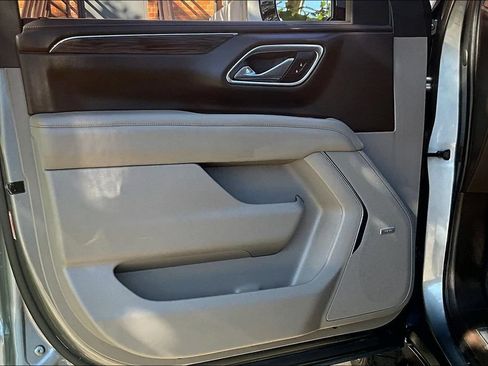 Used 2021 Chevrolet Tahoe LT w/ LT Signature Plus Package RWD image 25