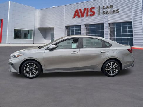 Used 2024 Kia Forte LXS image 10