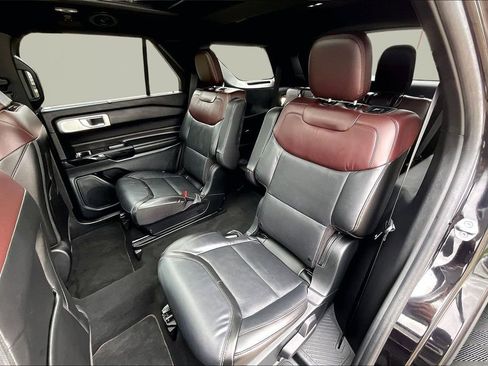 Certified 2023 Ford Explorer Platinum w/ Technology Package AWD/4WD image 26