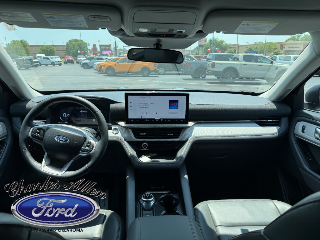 Used 2025 Ford Explorer Active w/ Active Comfort Package RWD image 13