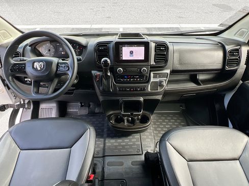 Used 2025 RAM ProMaster 2500 w/ Convenience Group image 31