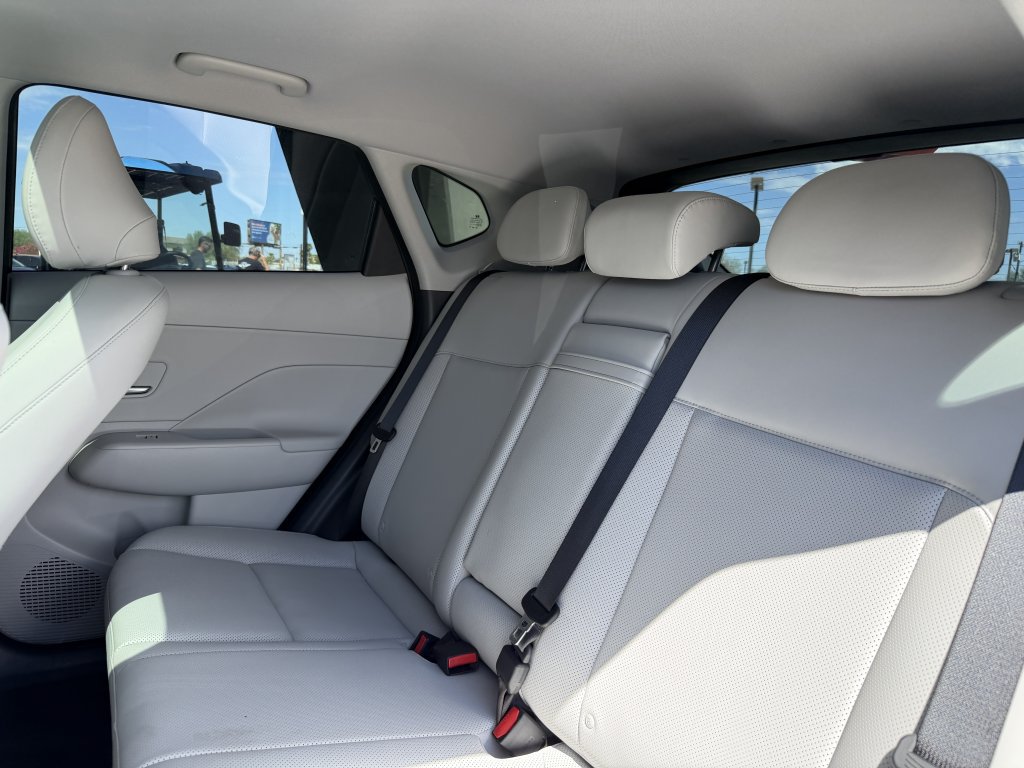 Used 2024 Hyundai Kona Limited FWD image 36