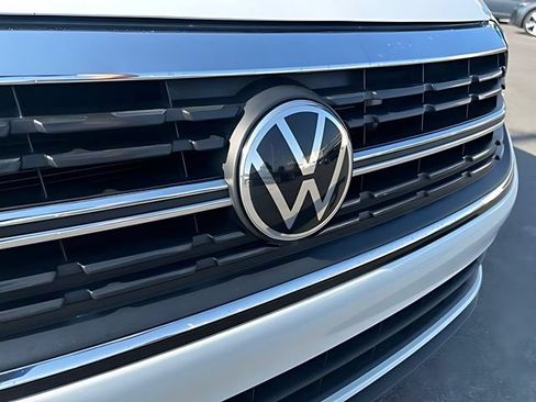 Used 2023 Volkswagen Jetta SE FWD image 10