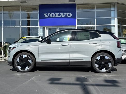 New 2025 Volvo EX30 Plus w/ Climate Package image 2