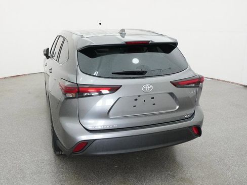 New 2026 Toyota Highlander XLE image 38