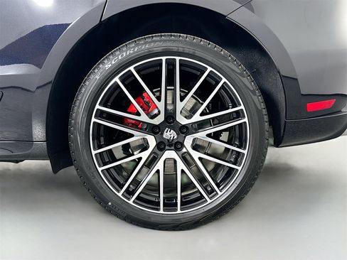 New 2026 Porsche Macan S image 12