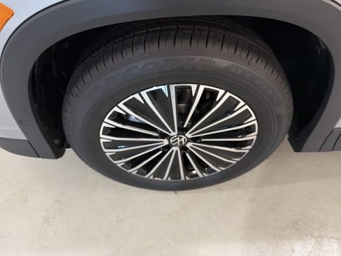New 2026 Volkswagen Tiguan S FWD image 11