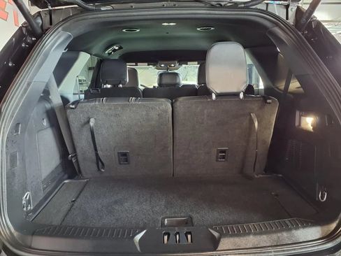 Used 2025 Ford Explorer ST-Line w/ ST-Line Street Pack AWD/4WD image 6