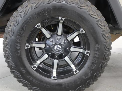 Used 2005 Jeep Wrangler Unlimited AWD/4WD image 42