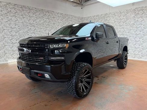 Used 2019 Chevrolet Silverado 1500 LT Trail Boss w/ Convenience Package AWD/4WD image 3