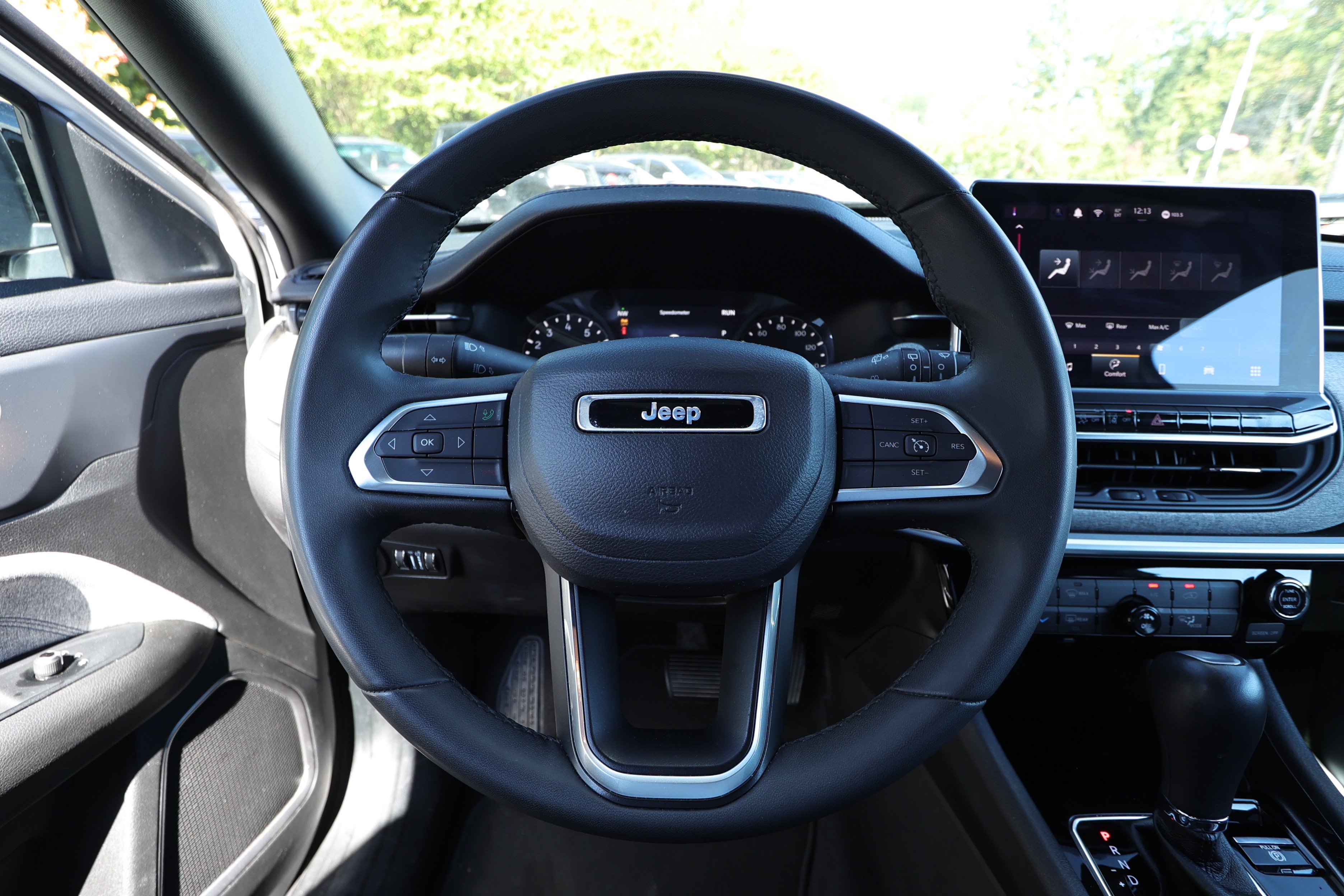 Used 2024 Jeep Compass Latitude AWD/4WD image 11