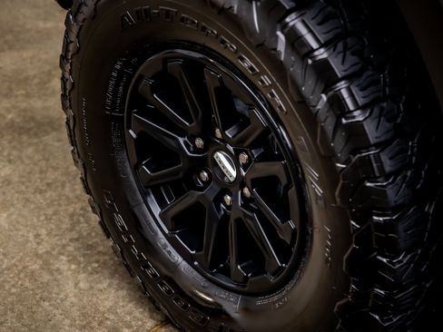 Used 2025 Ford F150 Raptor AWD/4WD image 21