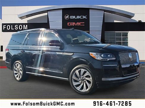 Used 2024 Lincoln Navigator Reserve image 1